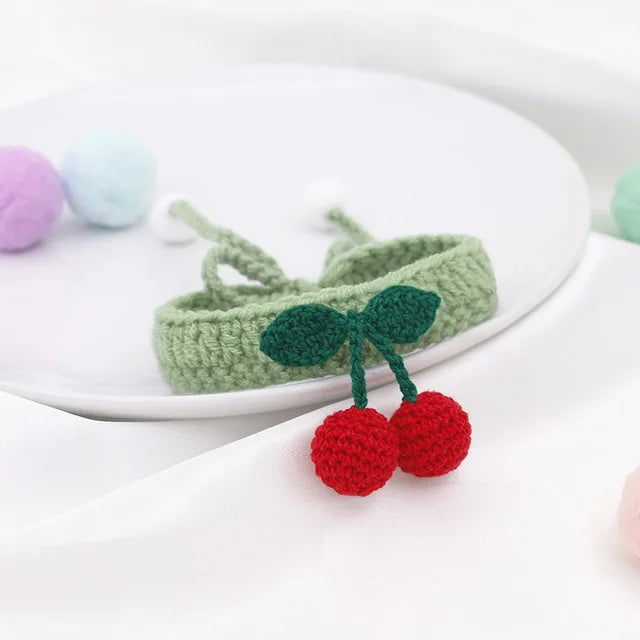 Cherry collar for cats Pet dogs Knitted Necklace with ball Cute adjustable tie Manual Kitty Scarf Christmas pet accessories